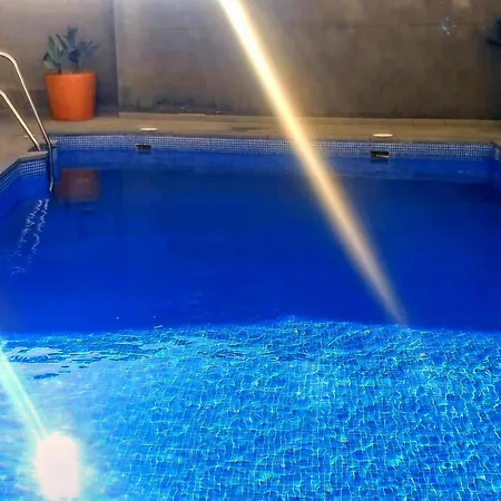 Apartment Inviting In With Shared Pool *