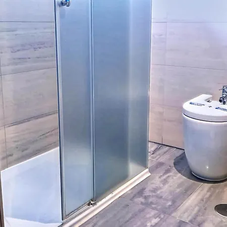 Apartment Inviting In With Shared Pool