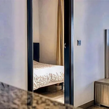 Apartamento Inviting In With Shared Pool